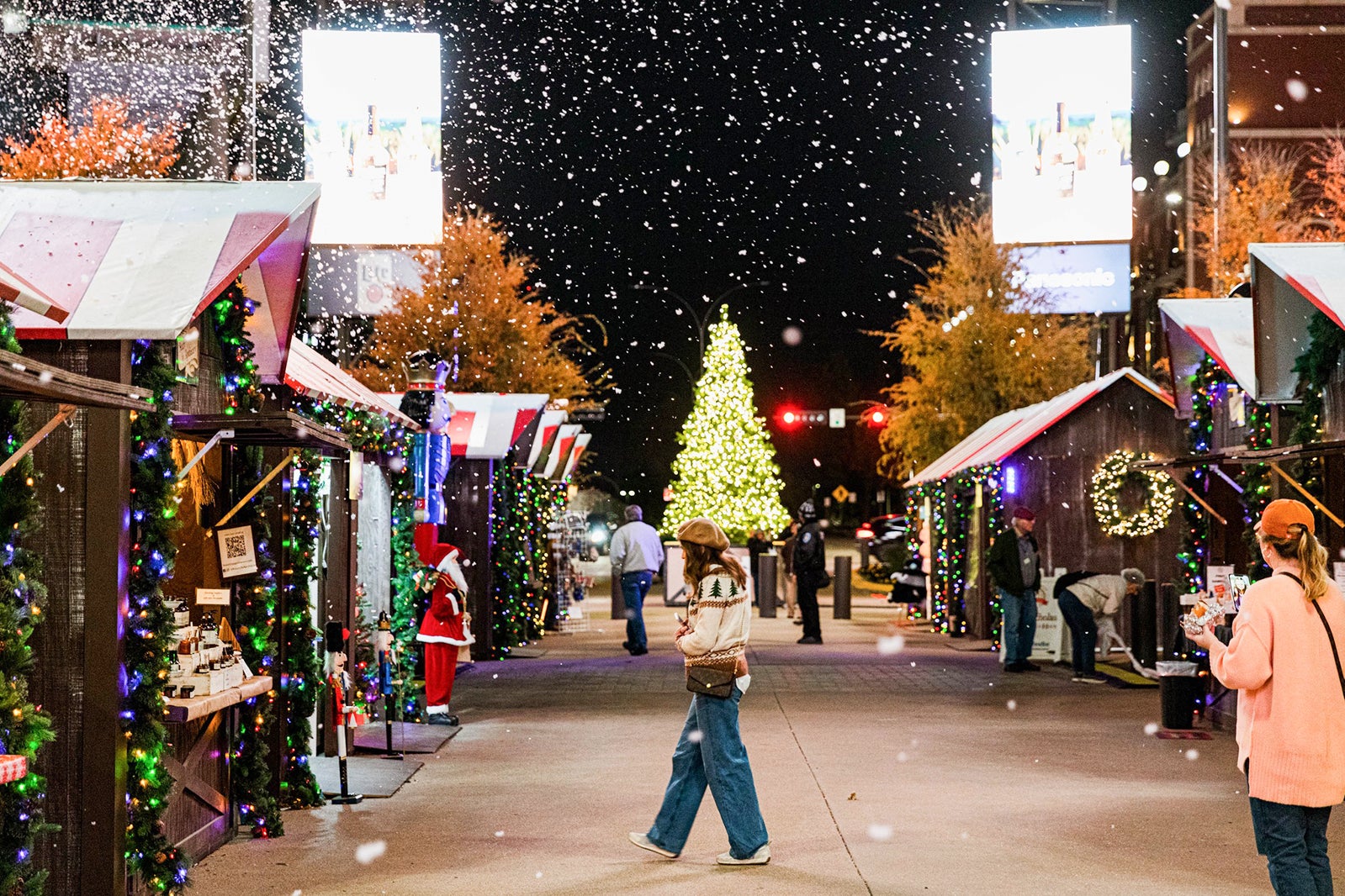 From Philly to Chicago, here are 10 of our favorite US Christmas ...