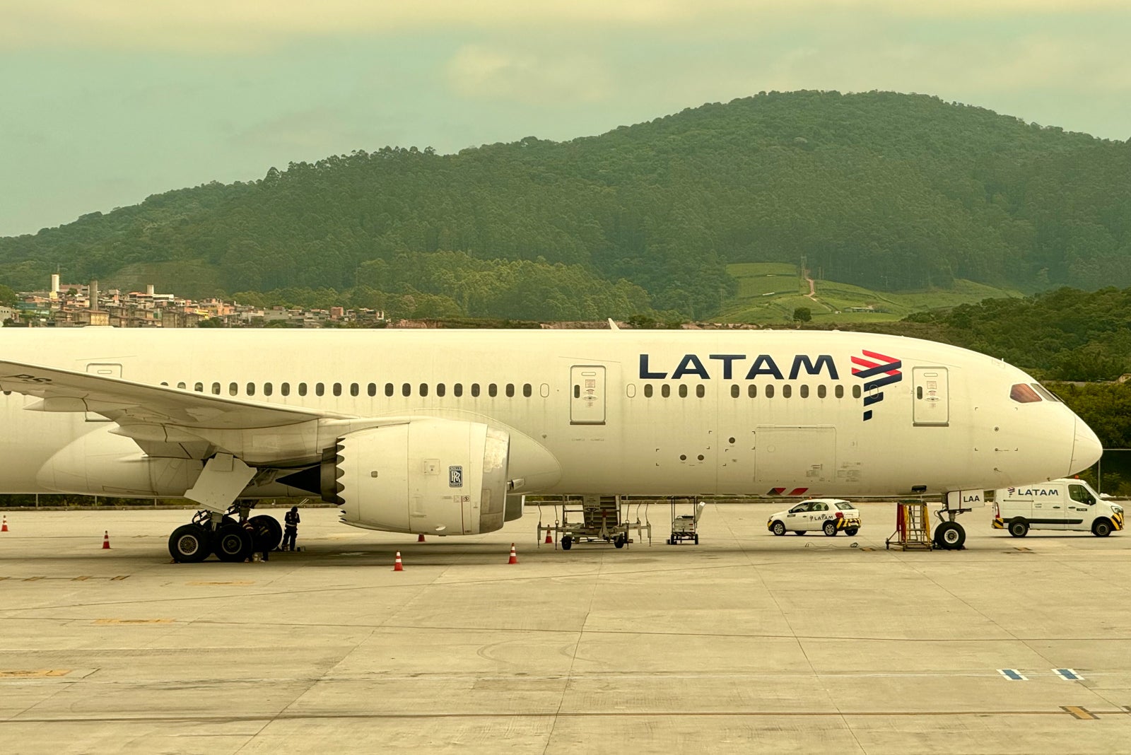LATAM Boeing 787 Sao Paulo GRU Airport
