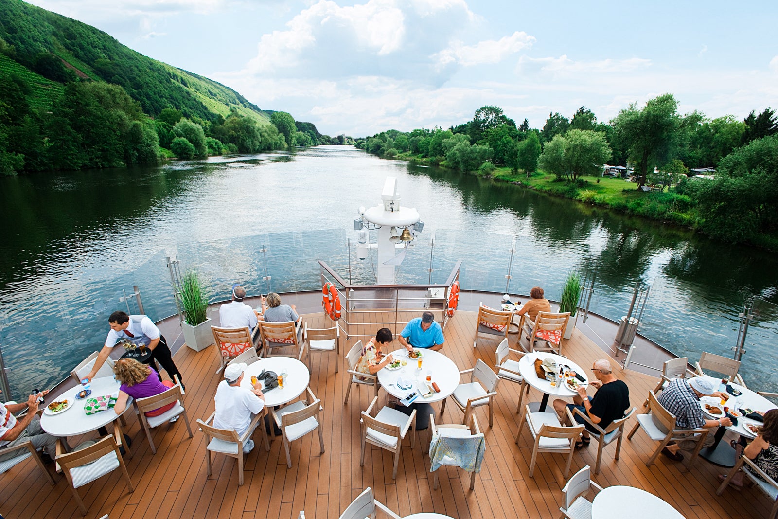 difference between river cruise companies