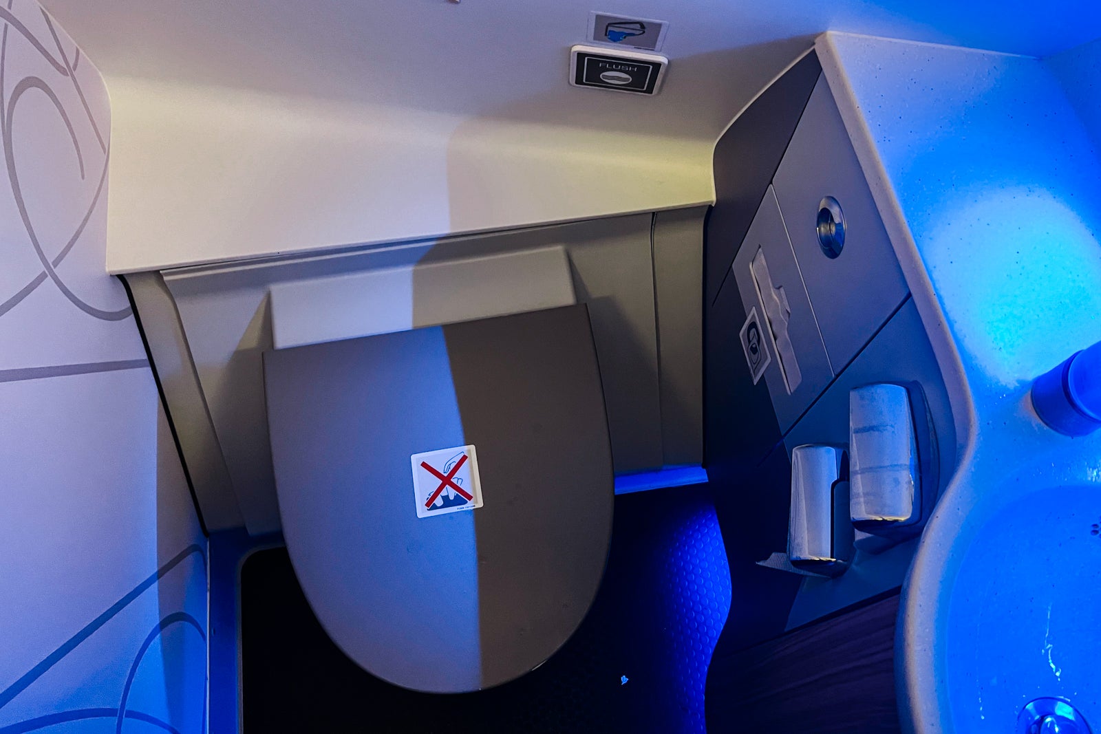 6 Reasons Why You Should Always Sit In The Aisle Seat vrogue.co