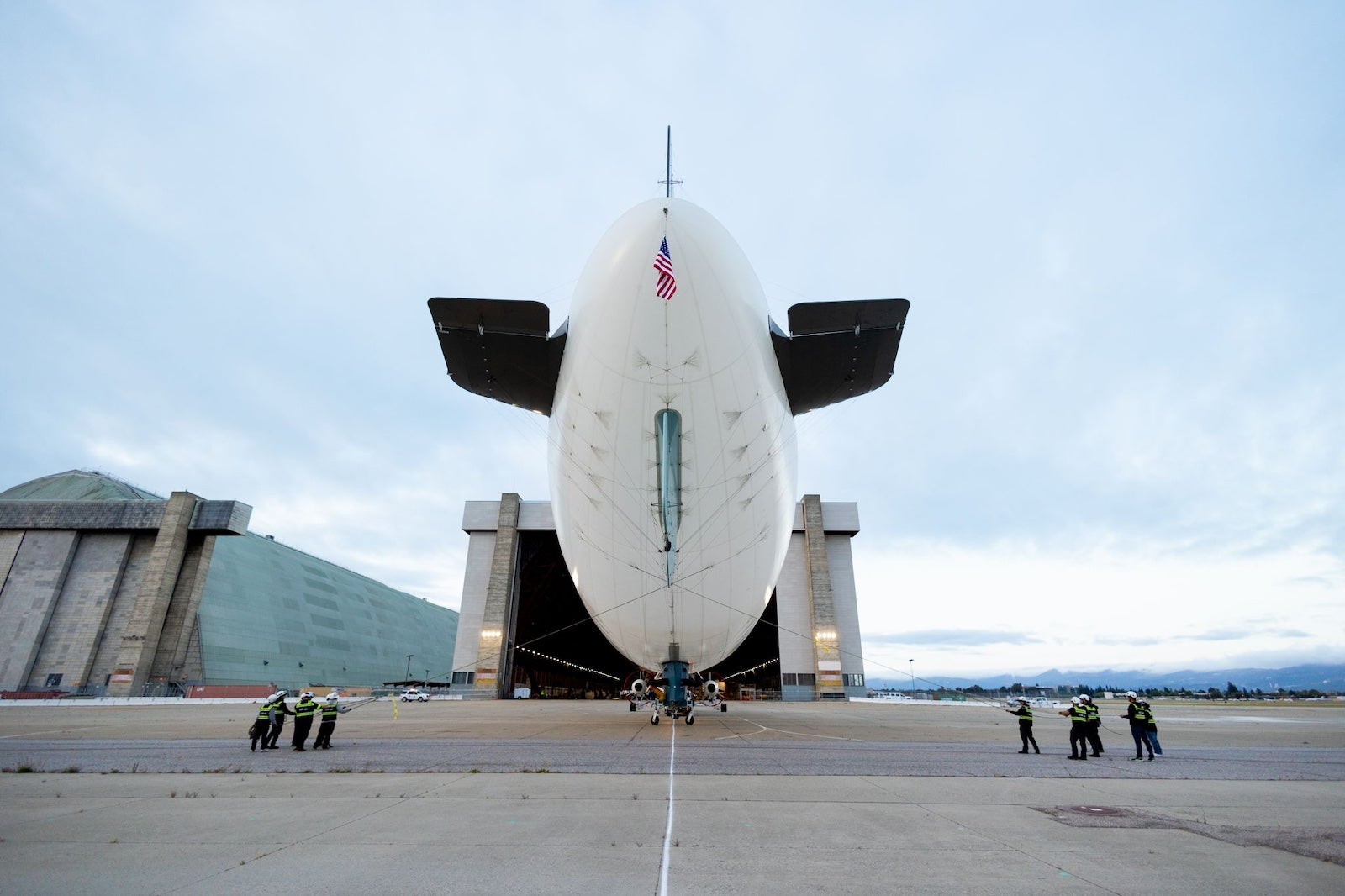 Google takes over aging Moffett Field and its airship hangars