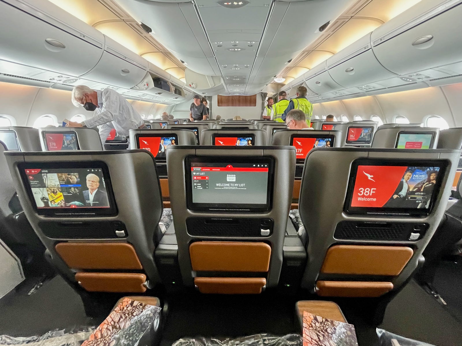 qantas travel class h