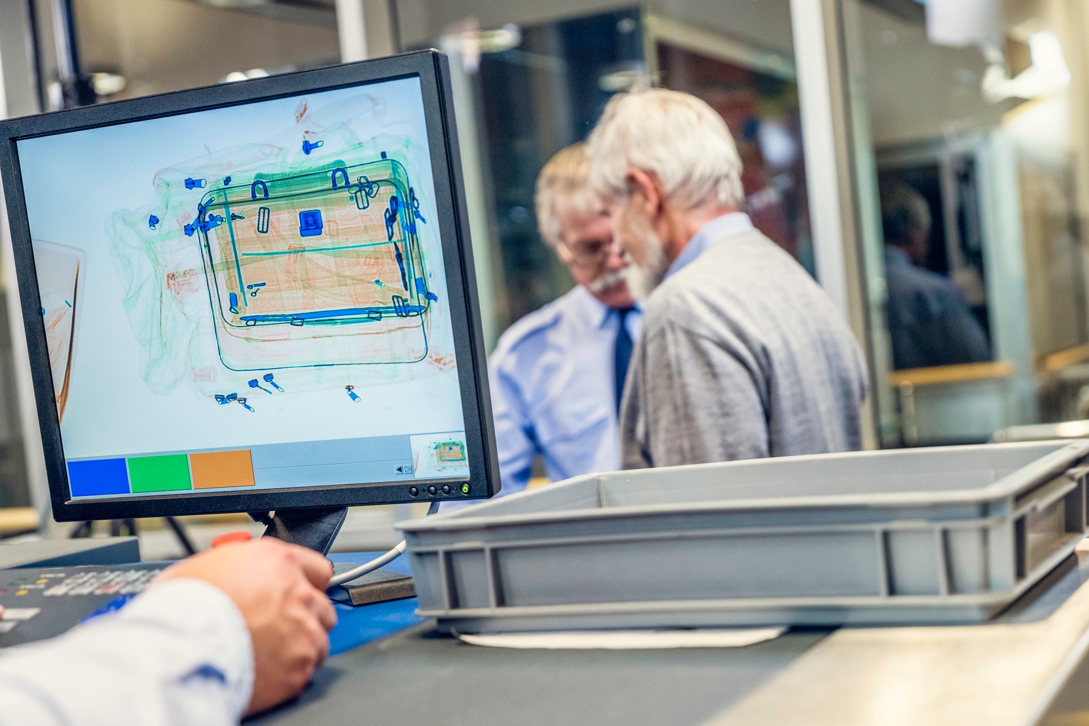 Are UK airports actually on observe to scrap the 100-milliliter liquid rule in 2024? Right here’s what we all know