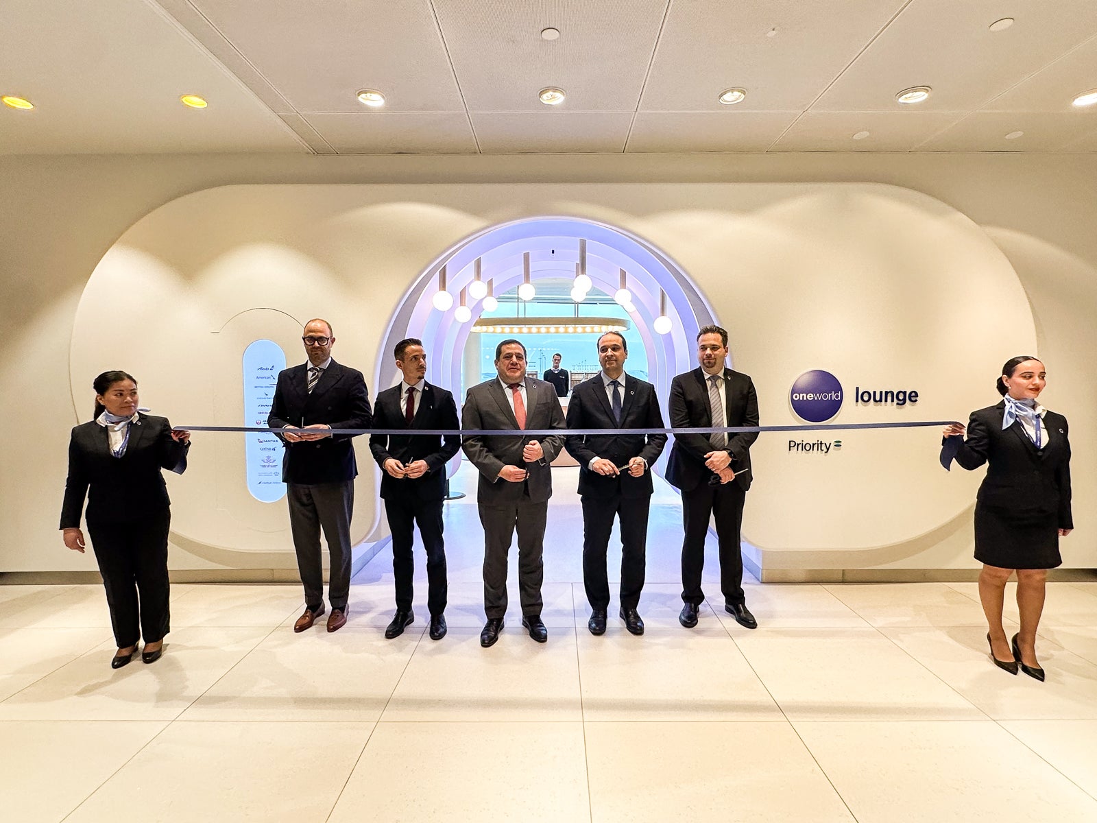 Inside Europe’s first Oneworld alliance-branded lounge in Amsterdam Airport Schiphol – The Points Guy