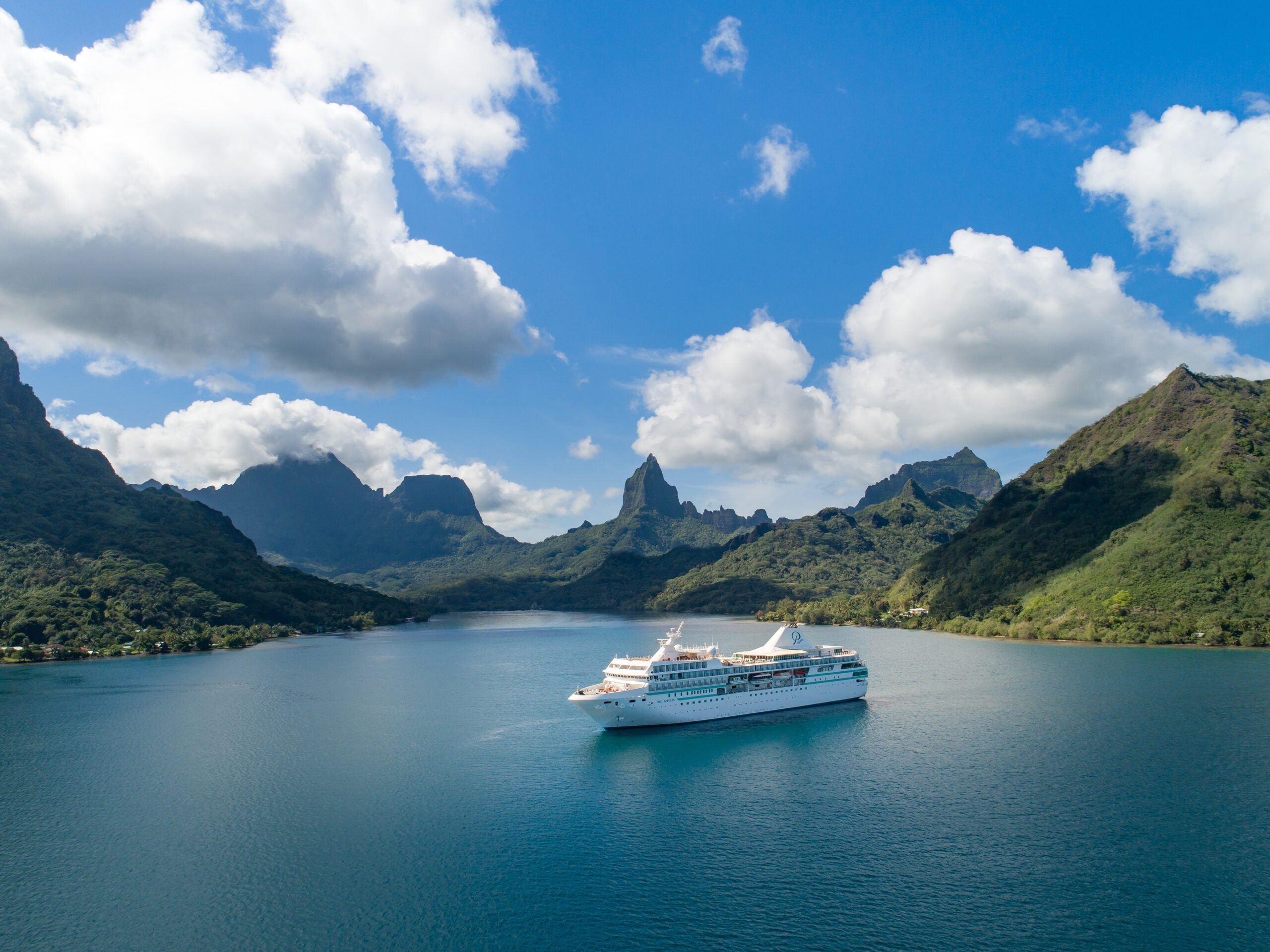 The cruise ship Paul Gauguin