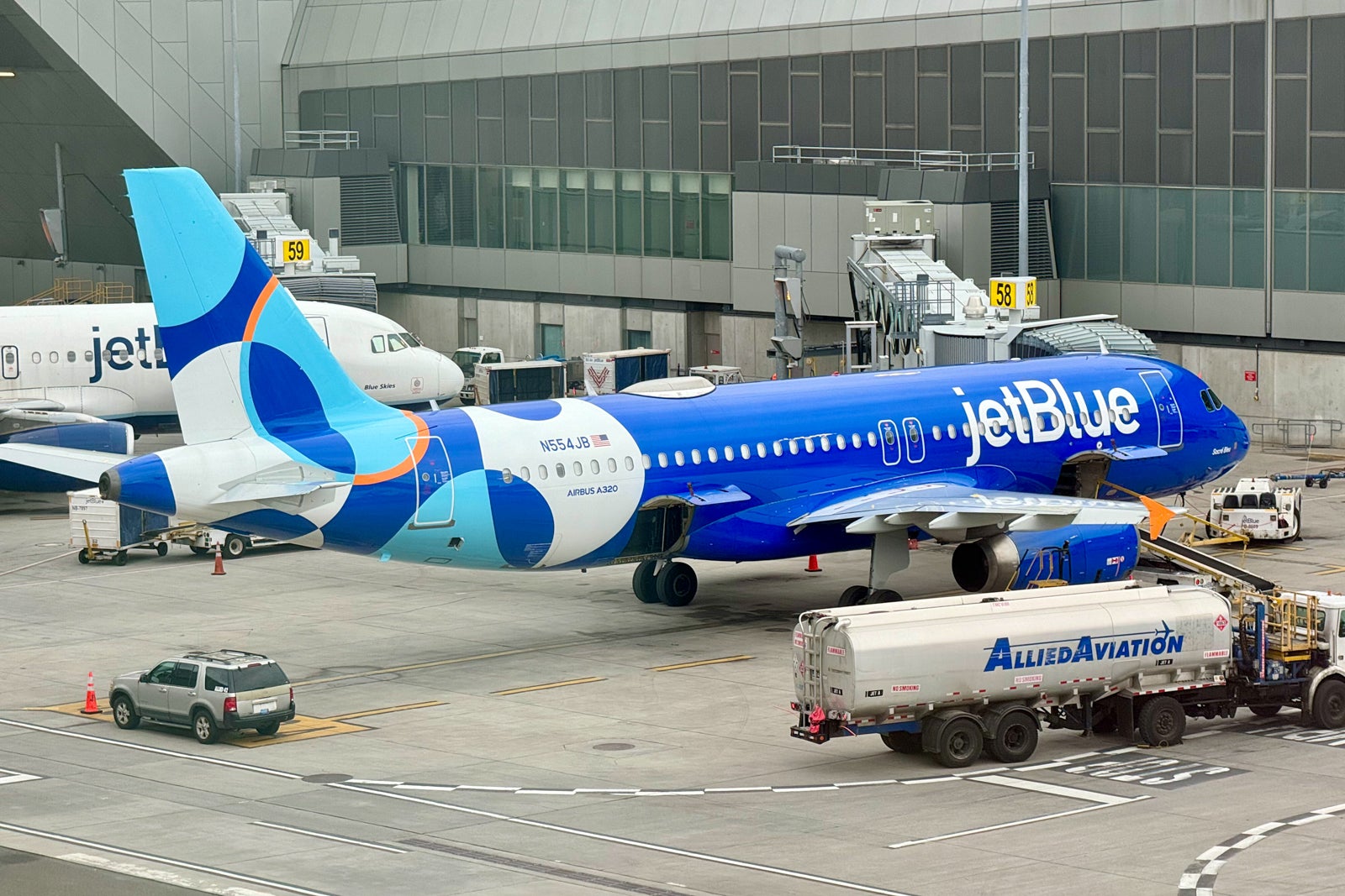 JetBlue TrueBlue will now status match Frontier, Southwest and Spirit ...