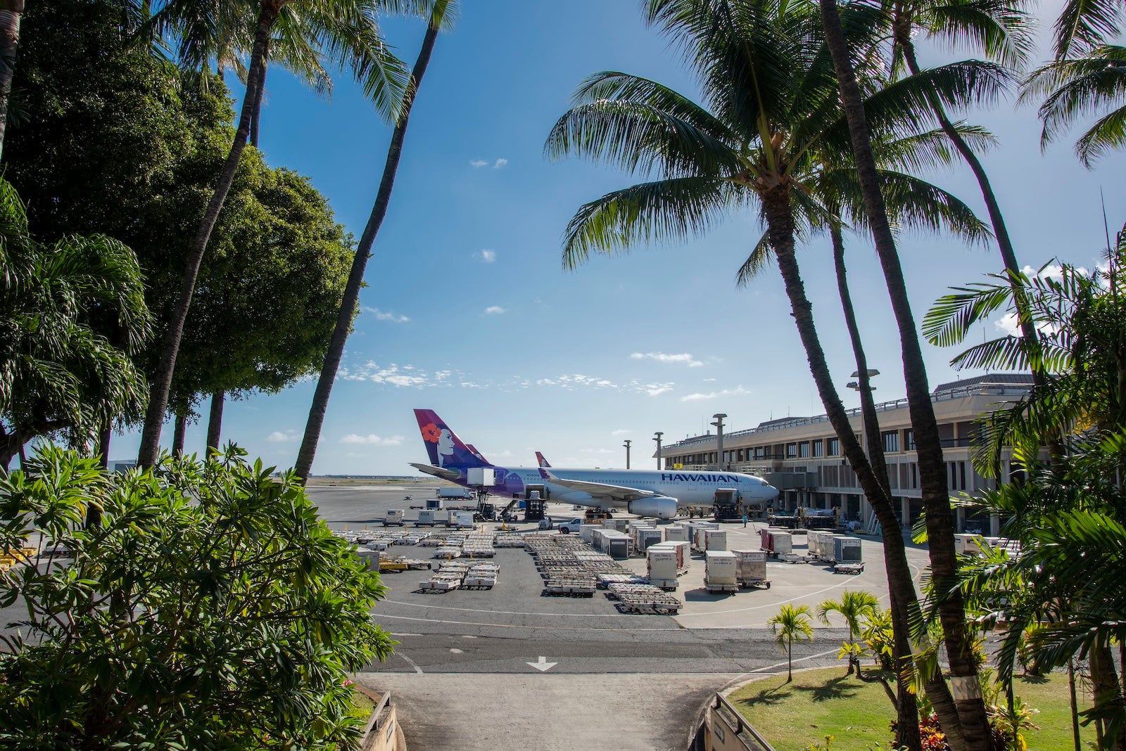 One-day deal: Book a top-notch flight to Hawaii starting at 24,500