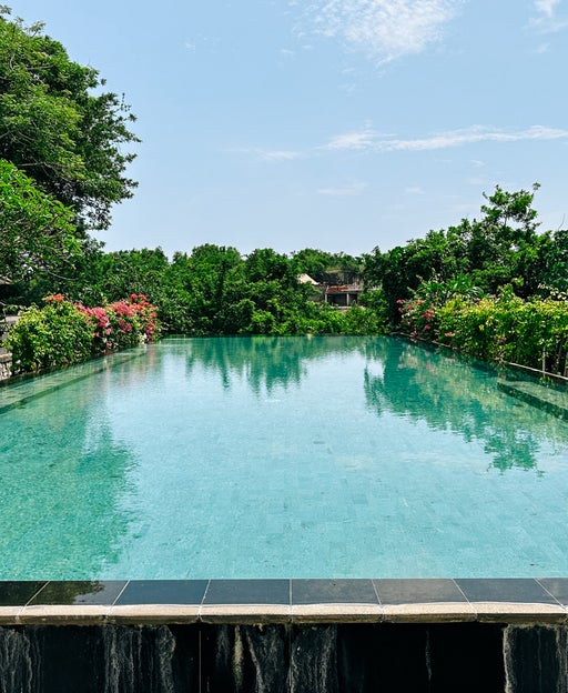 Umana Bali, LXR Hotels & Resorts: Luxury along the cliffs