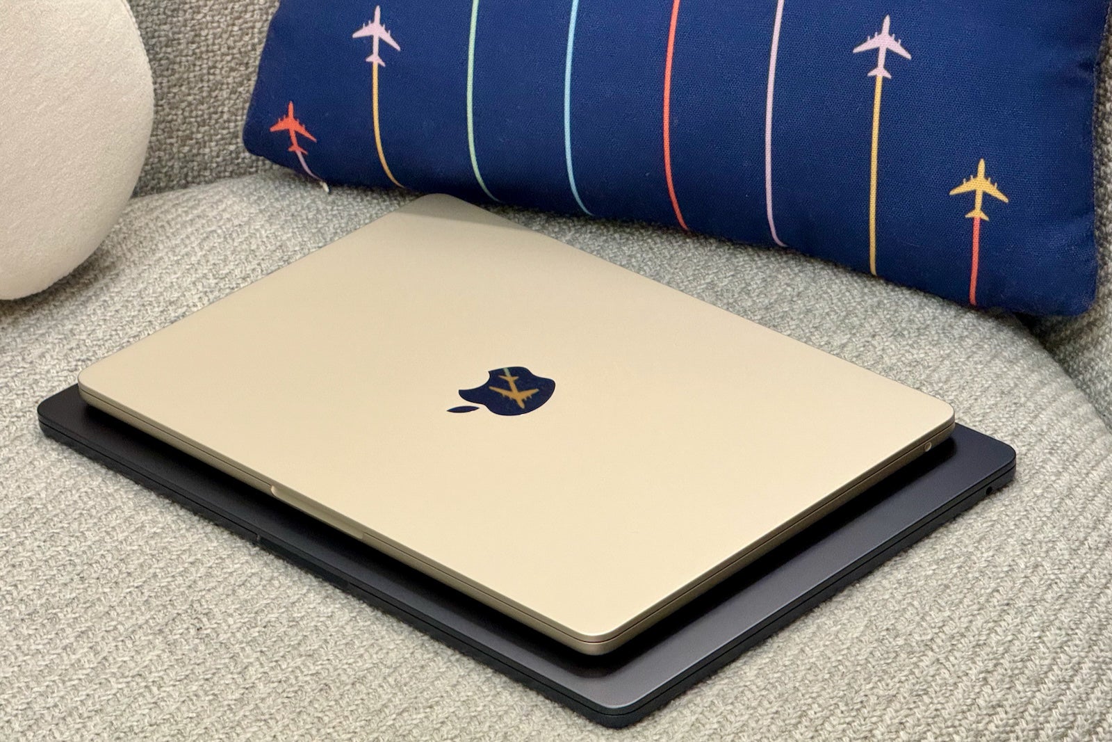 Monday only: Earn up to 2.5 miles per dollar on Apple Mac and iPad purchases