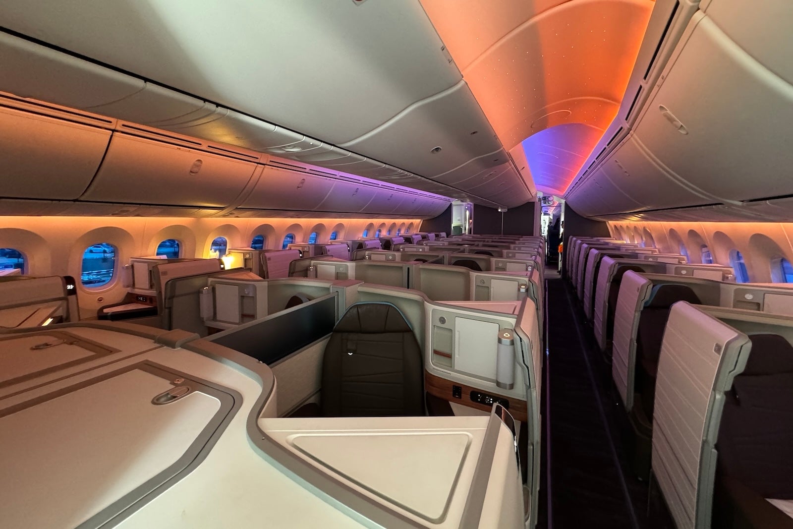 Hawaiian Airlines Dreamliner sneak peek: New business-class and economy ...