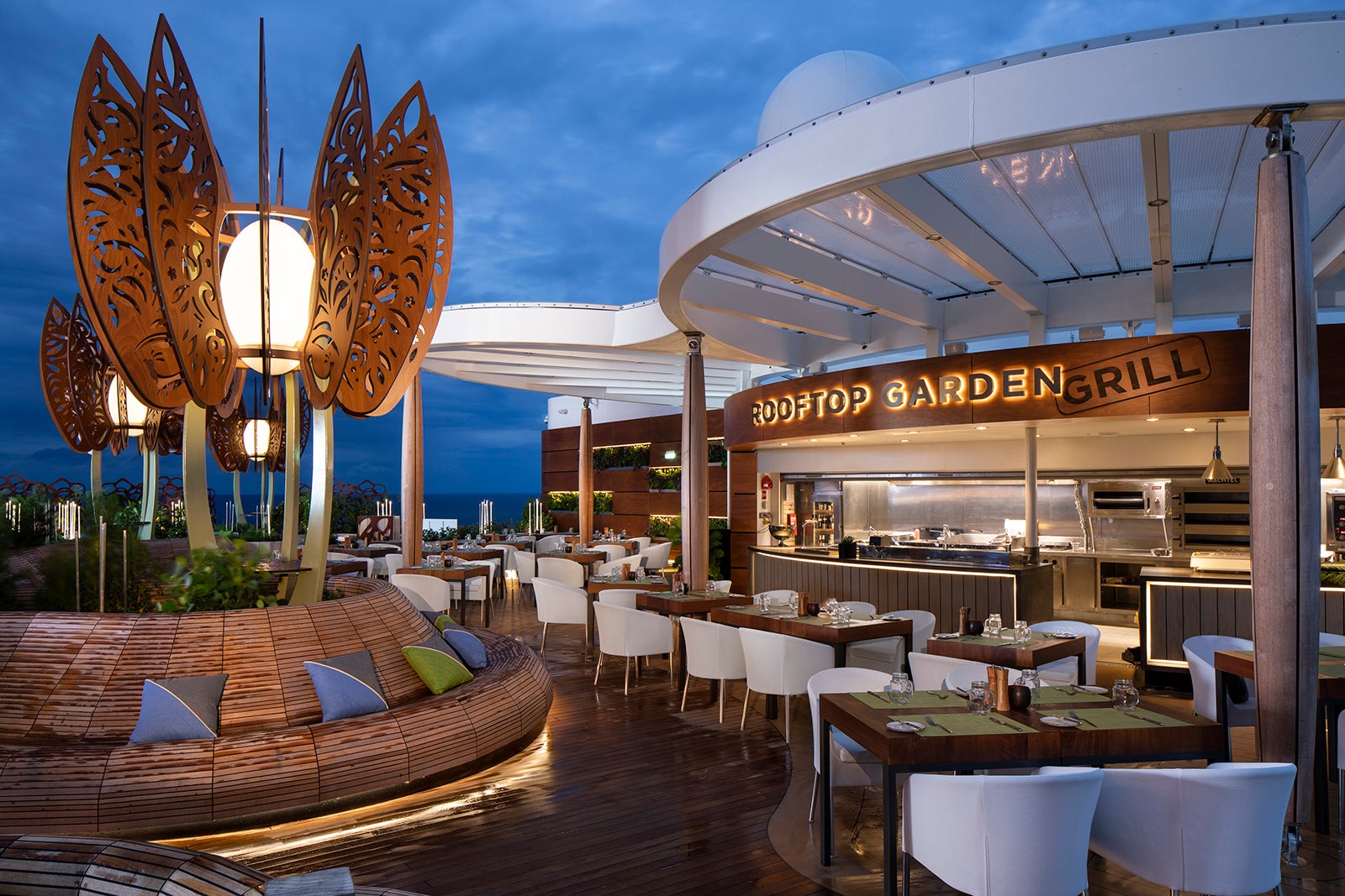 celebrity cruise solstice dining options