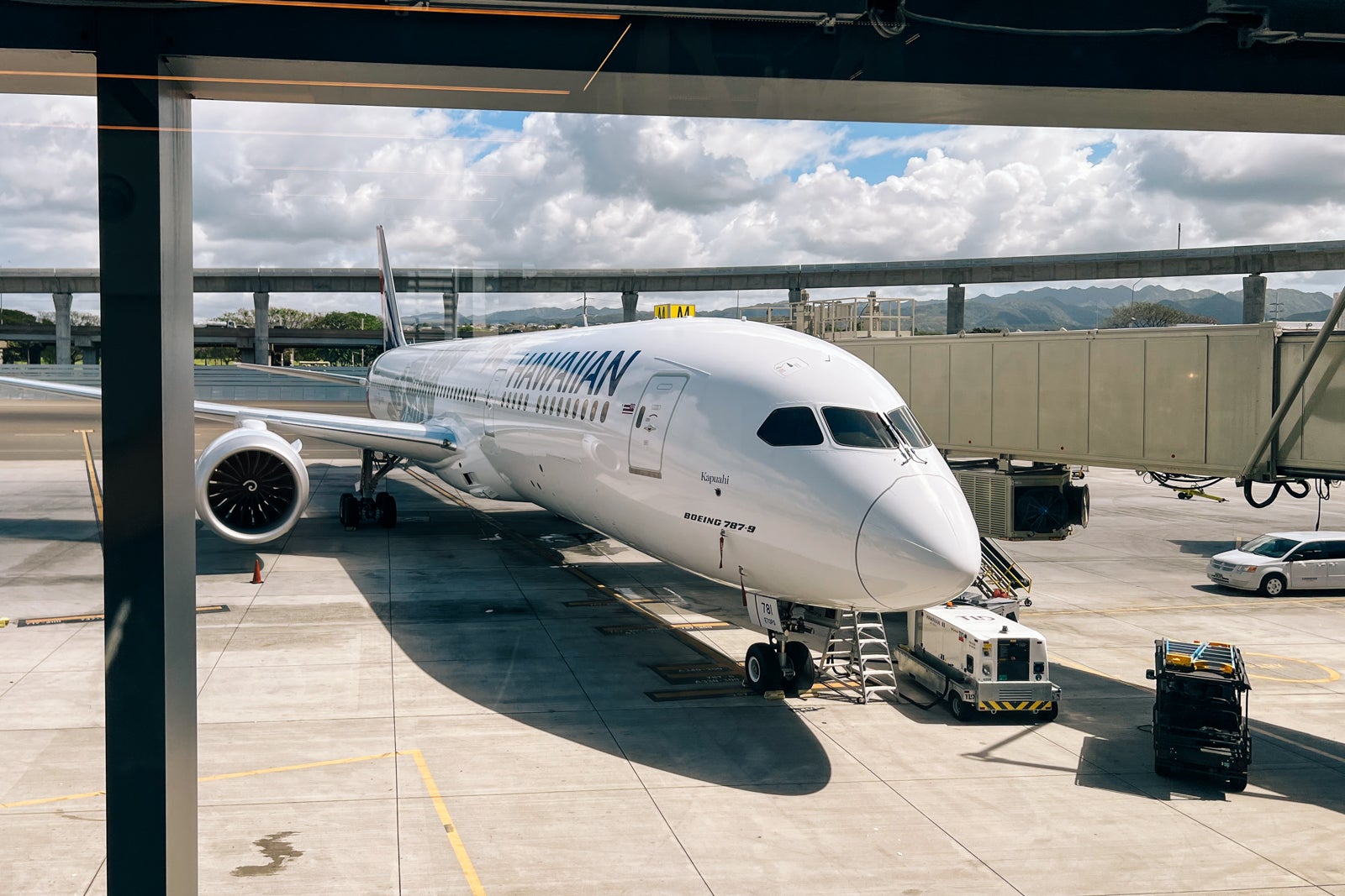 Alaska Airways tweaks award charts with HawaiianMiles