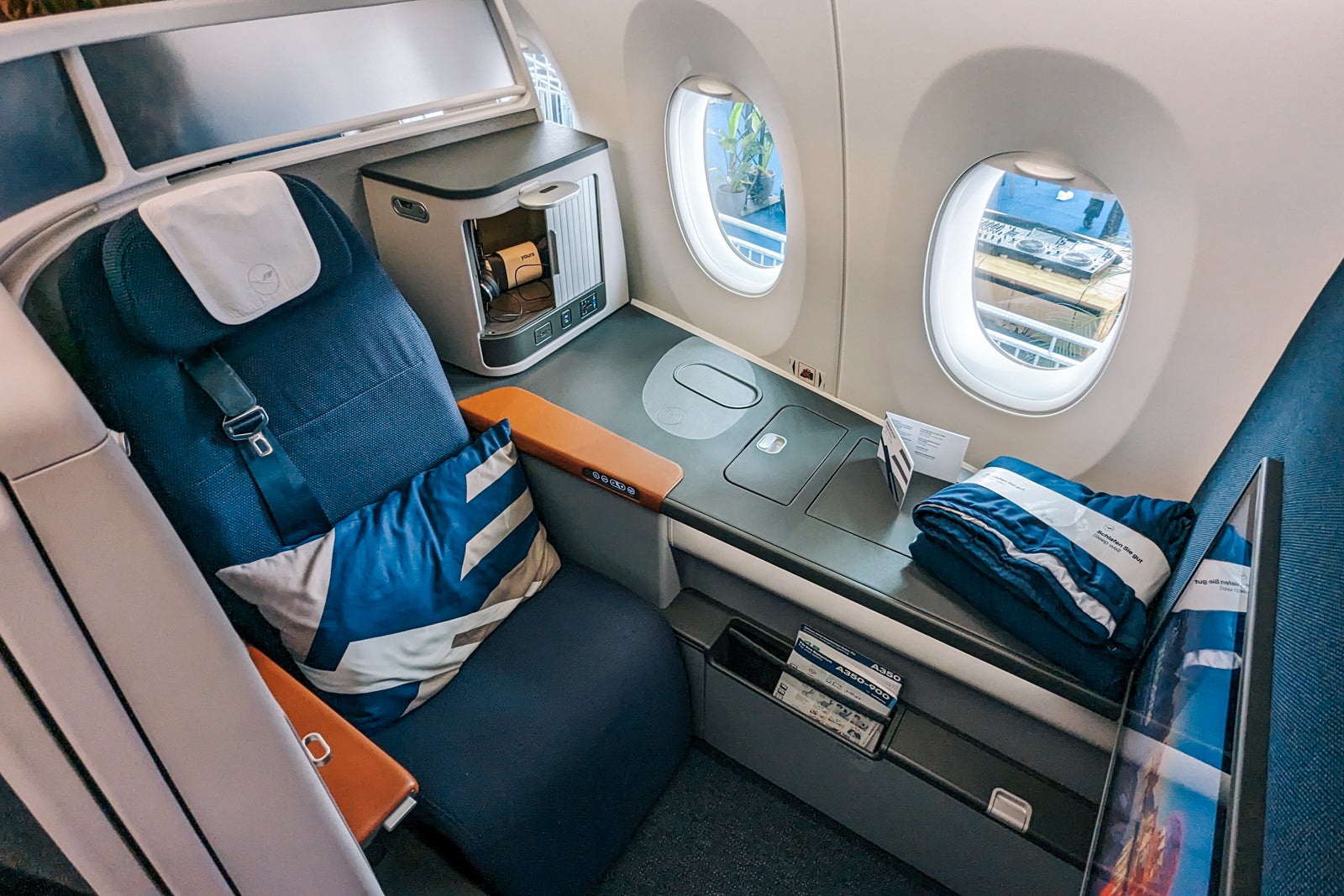 First Look At Lufthansa's Allegris Aircraft With New Seating In All ...