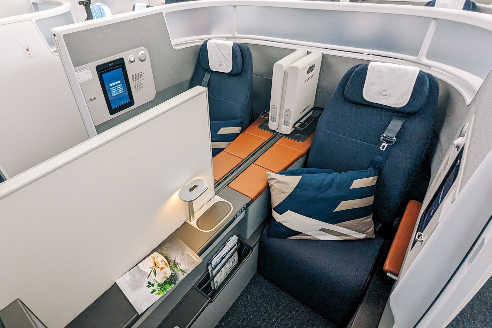 First Look At Lufthansa's Allegris Aircraft With New Seating In All ...