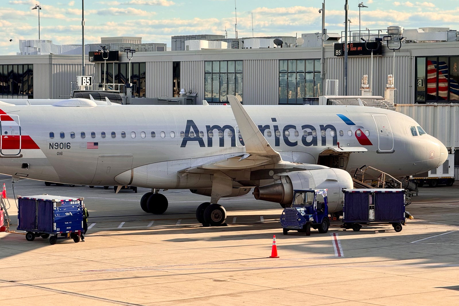 American Airlines Upgraded To Outperform Due To Improved Revenue Outlook Alaska announces an end to American Airlines systemwide upgrade