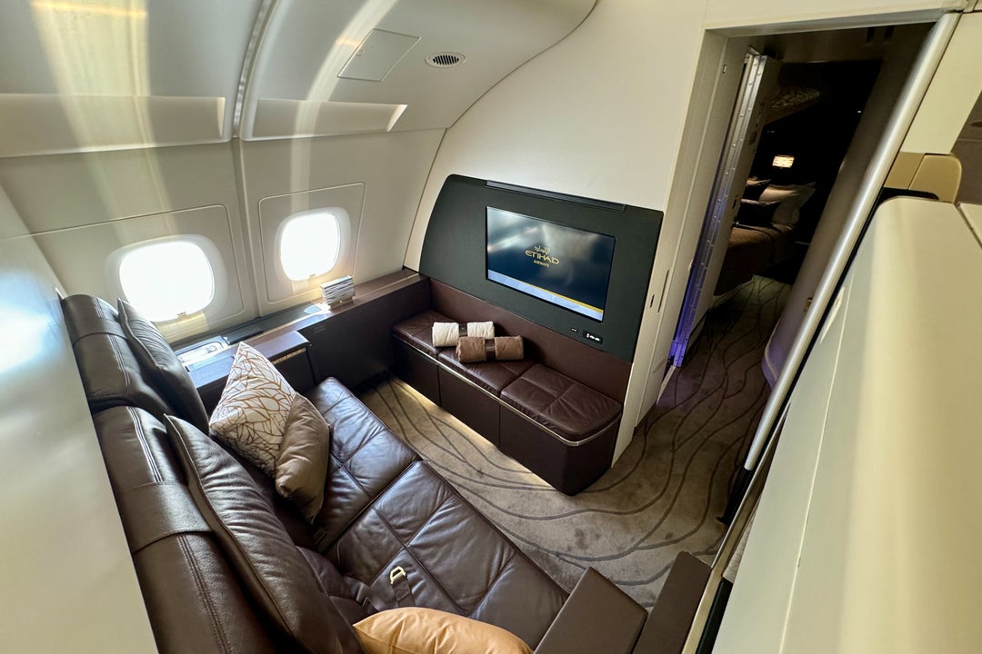 Etihad's Airbus A380 — and the exclusive Residence — is officially back ...