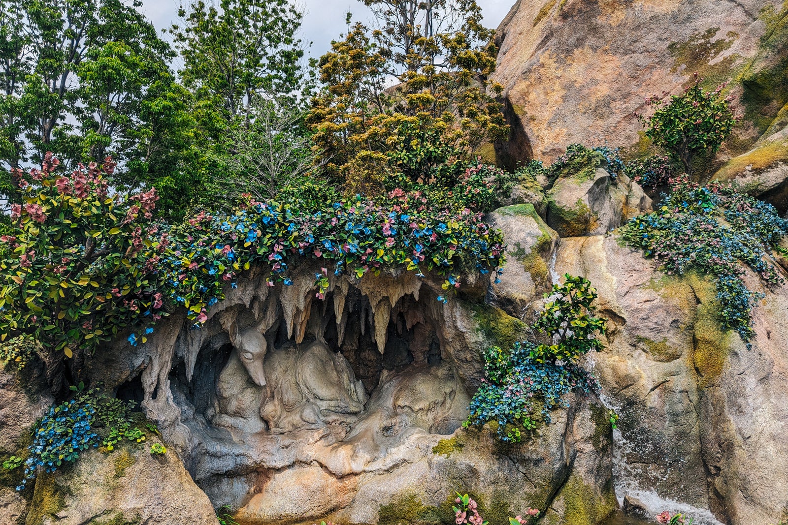 Sneak peek of Tokyo DisneySea's new Fantasy Springs rides and hotel ...