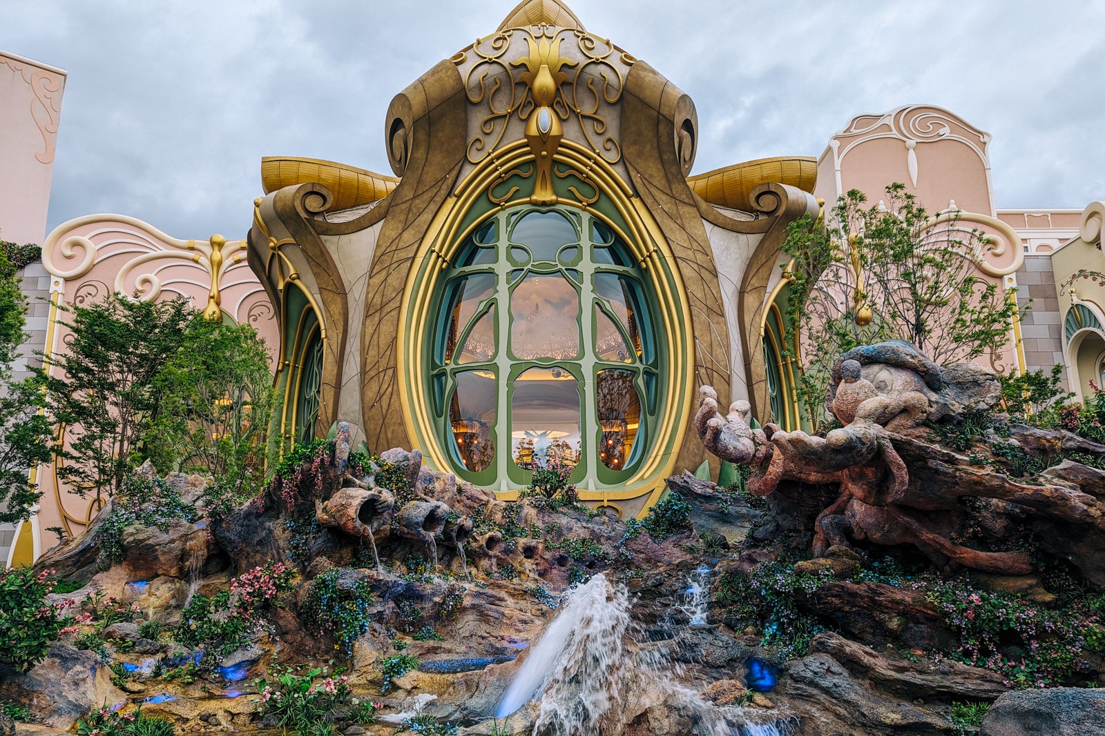 Sneak peek of Tokyo DisneySea's new Fantasy Springs rides and hotel ...