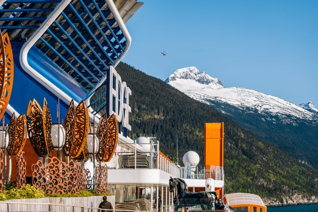  Foto zu Celebrity Edge launches Alaska itinerary - The Points Guy 