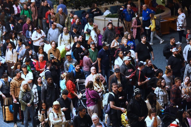 Christmas Holiday Travel 2023 at Orlando International Airport