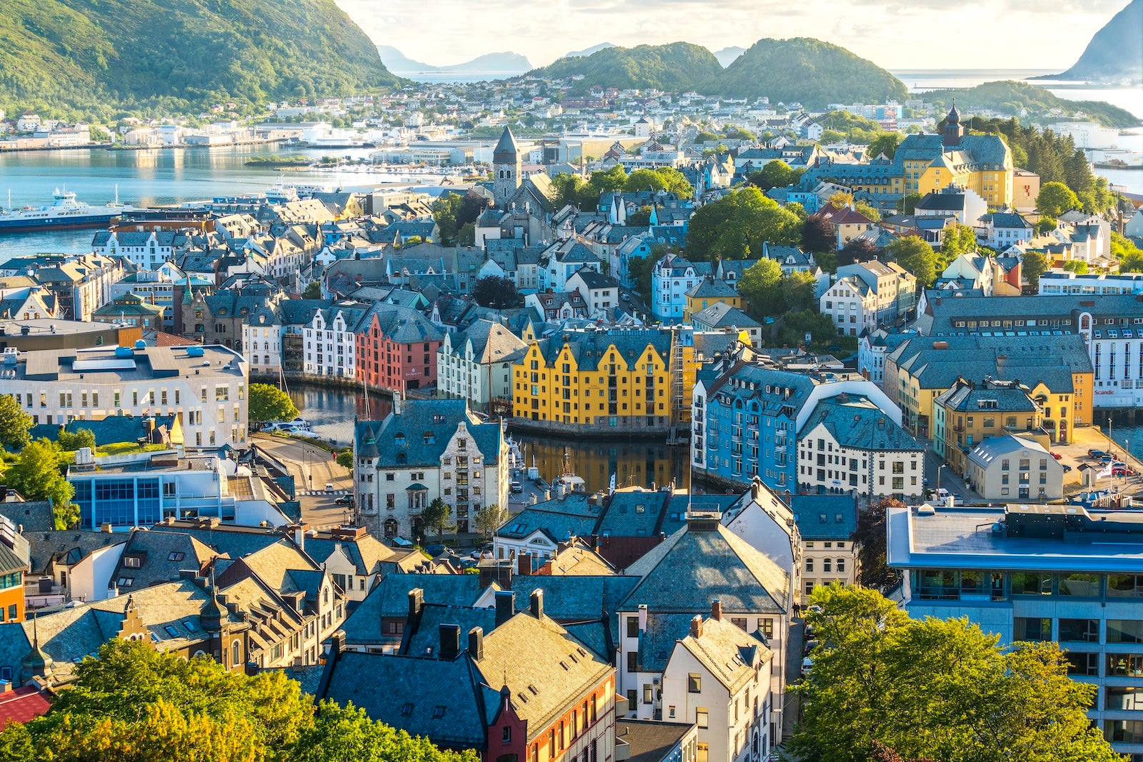 Brosundet Canal and Art Nouveau houses, Alesund, Norway