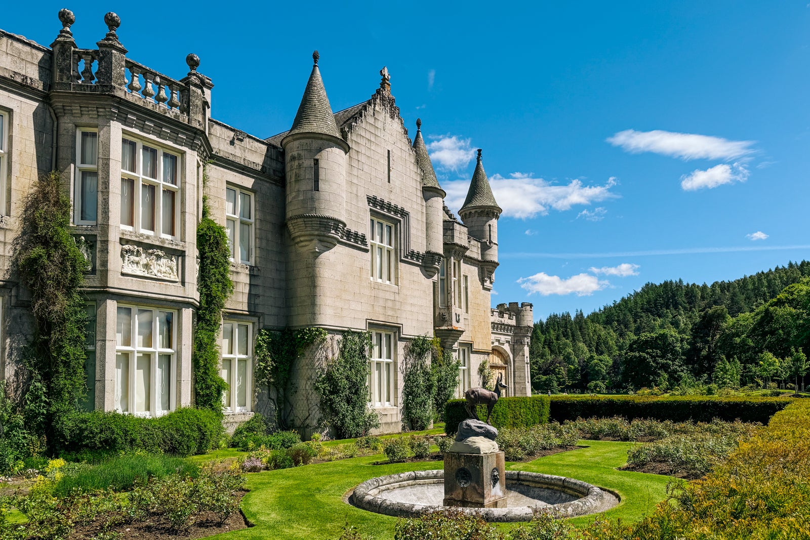 visit to balmoral castle scotland