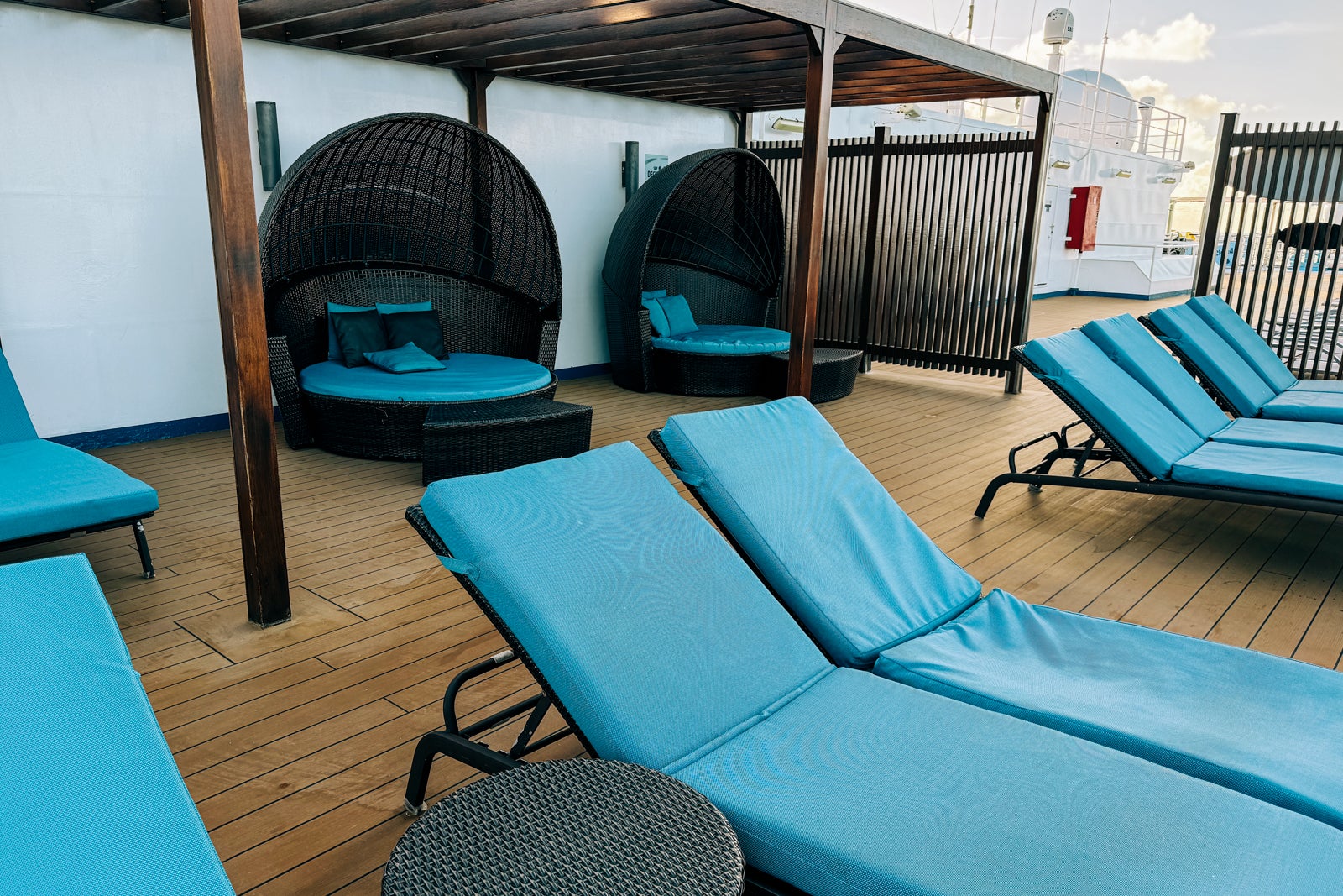 carnival cruise deck 12