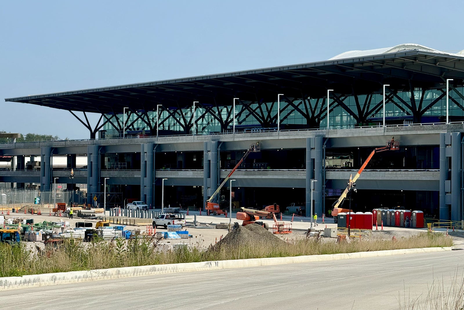 Major Celebrity Set To Take Part In Highly Anticipated Pittsburgh Airport Terminal Debut - dr0dq0d