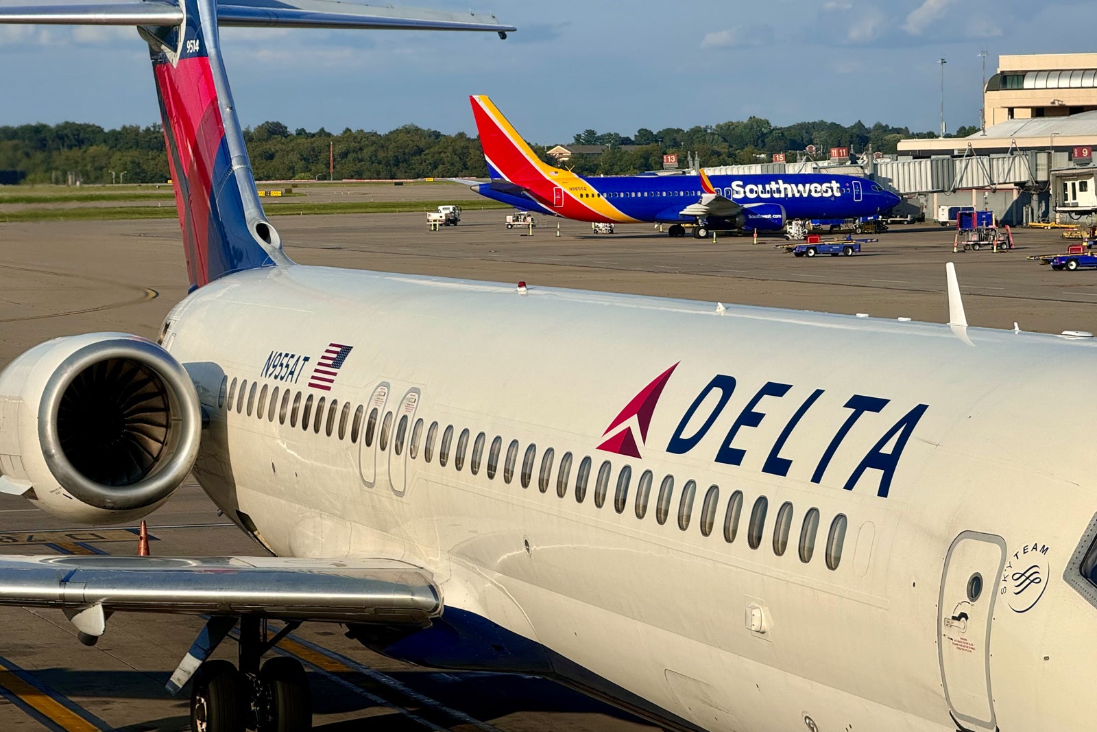 Delta Boeing 717 PIT