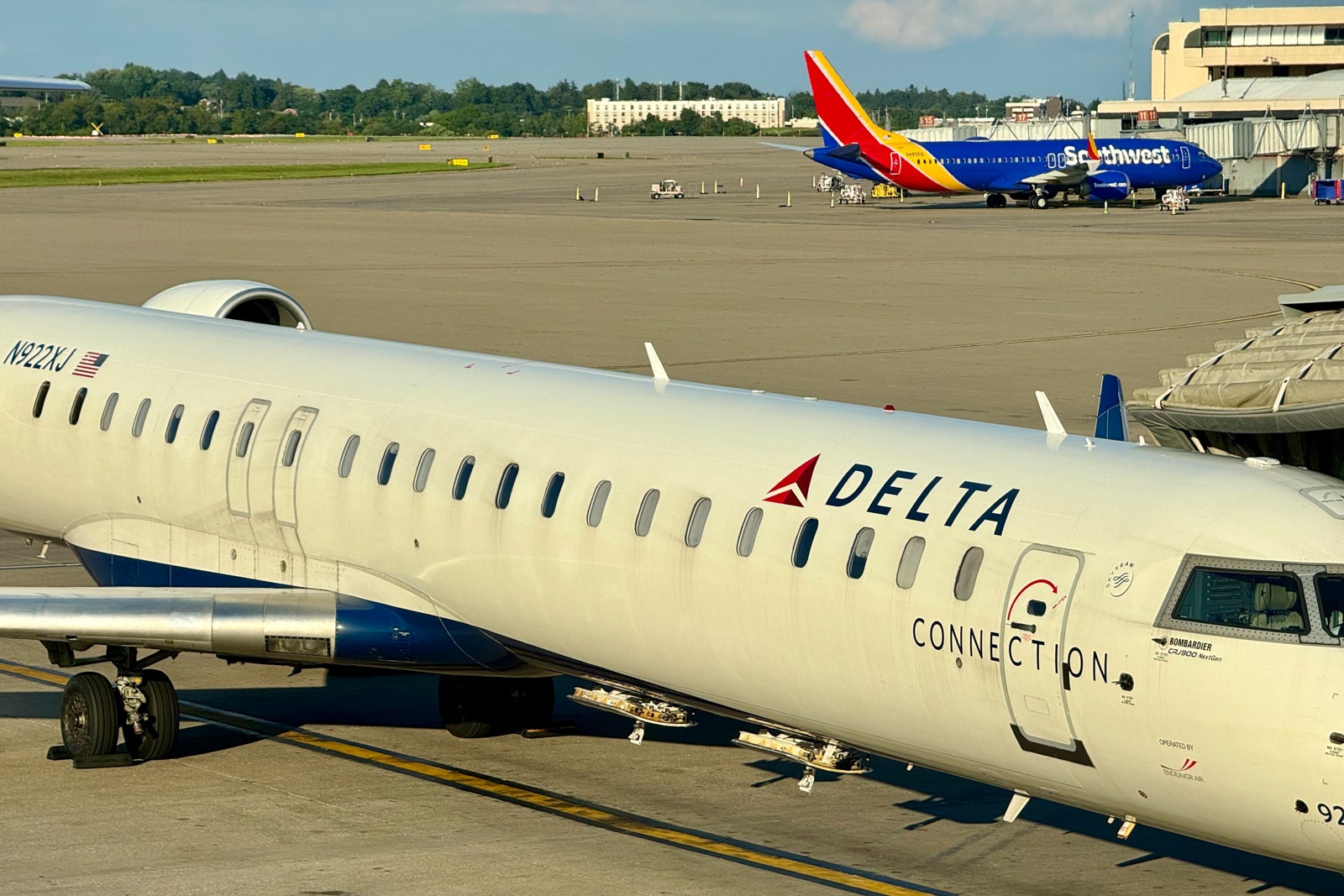 Delta regional jets grounded, flight cancellations anticipated