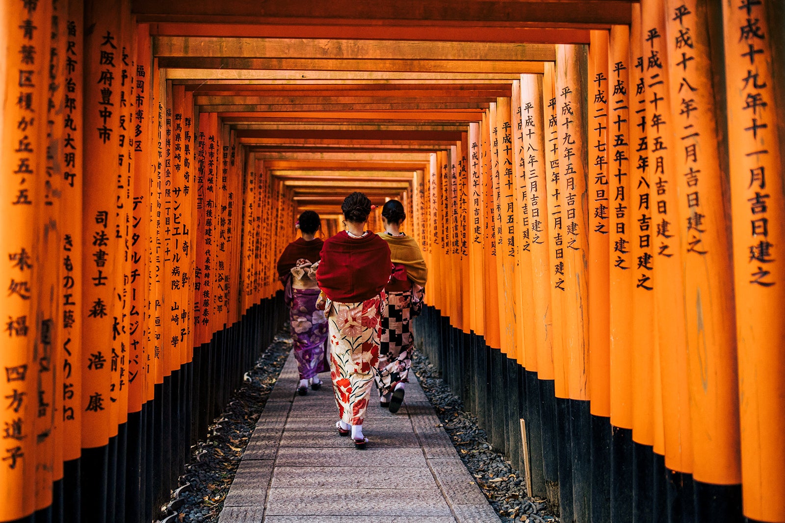 Tips for avoiding crowds while traveling in Japan