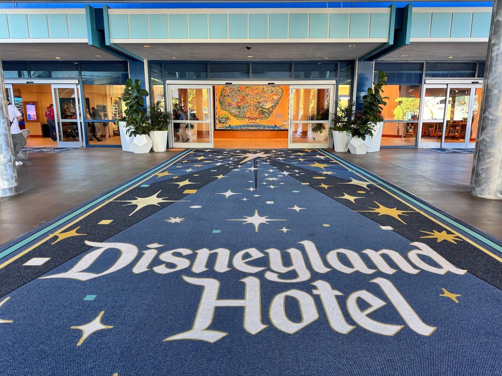 Disneyland Hotel Tchieffi