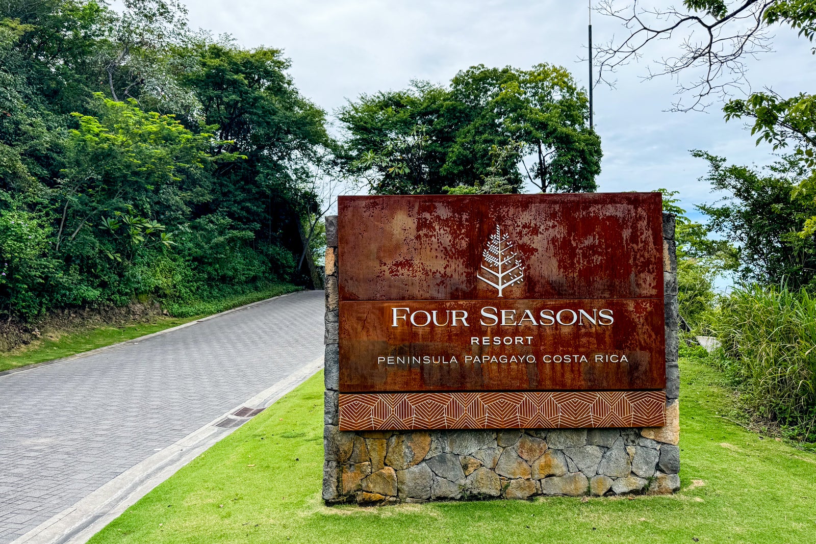 20241212 FSCR ERosen Four Seasons Papagayo Costa Rica sign 1