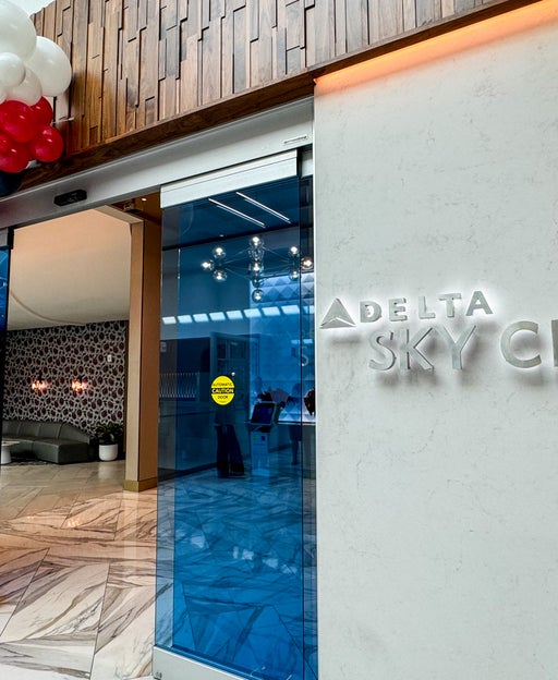 Why the Delta SkyMiles Reserve card is still one of the best cards I've added to my wallet