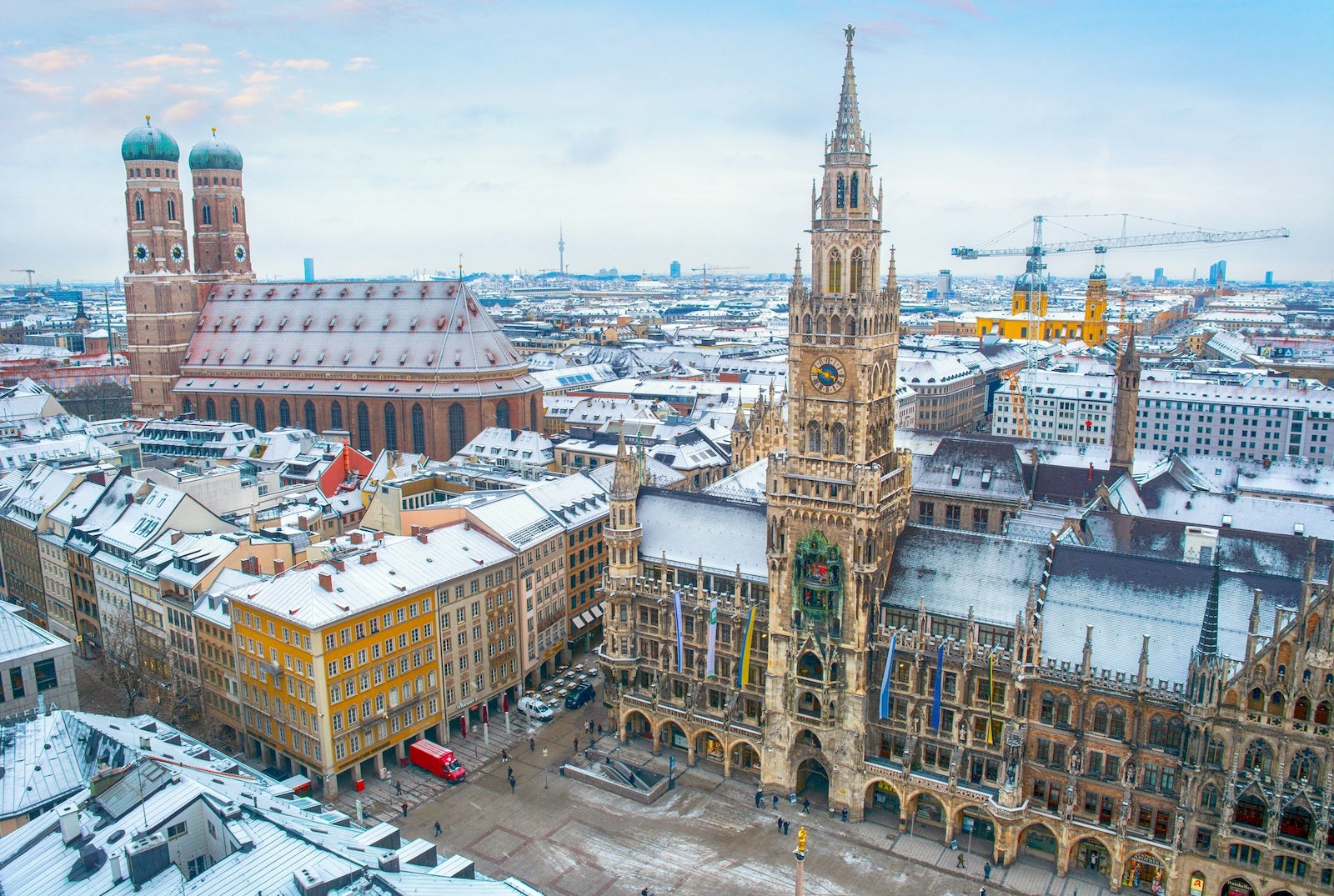 Panoramic view of Marienplatz in Munich