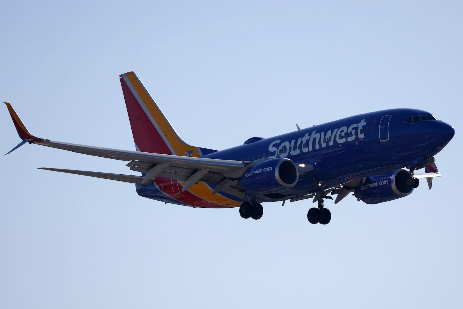 Southwest Airlines Approaches San Diego  International Airport