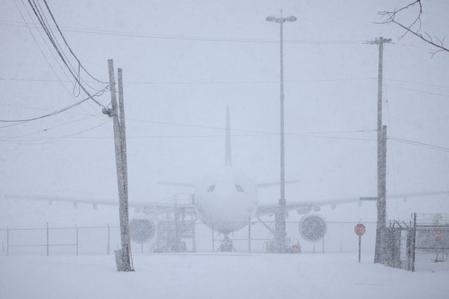Louisville Airport (sdf) Flight Delays And Cancellations Due To Winter Storm