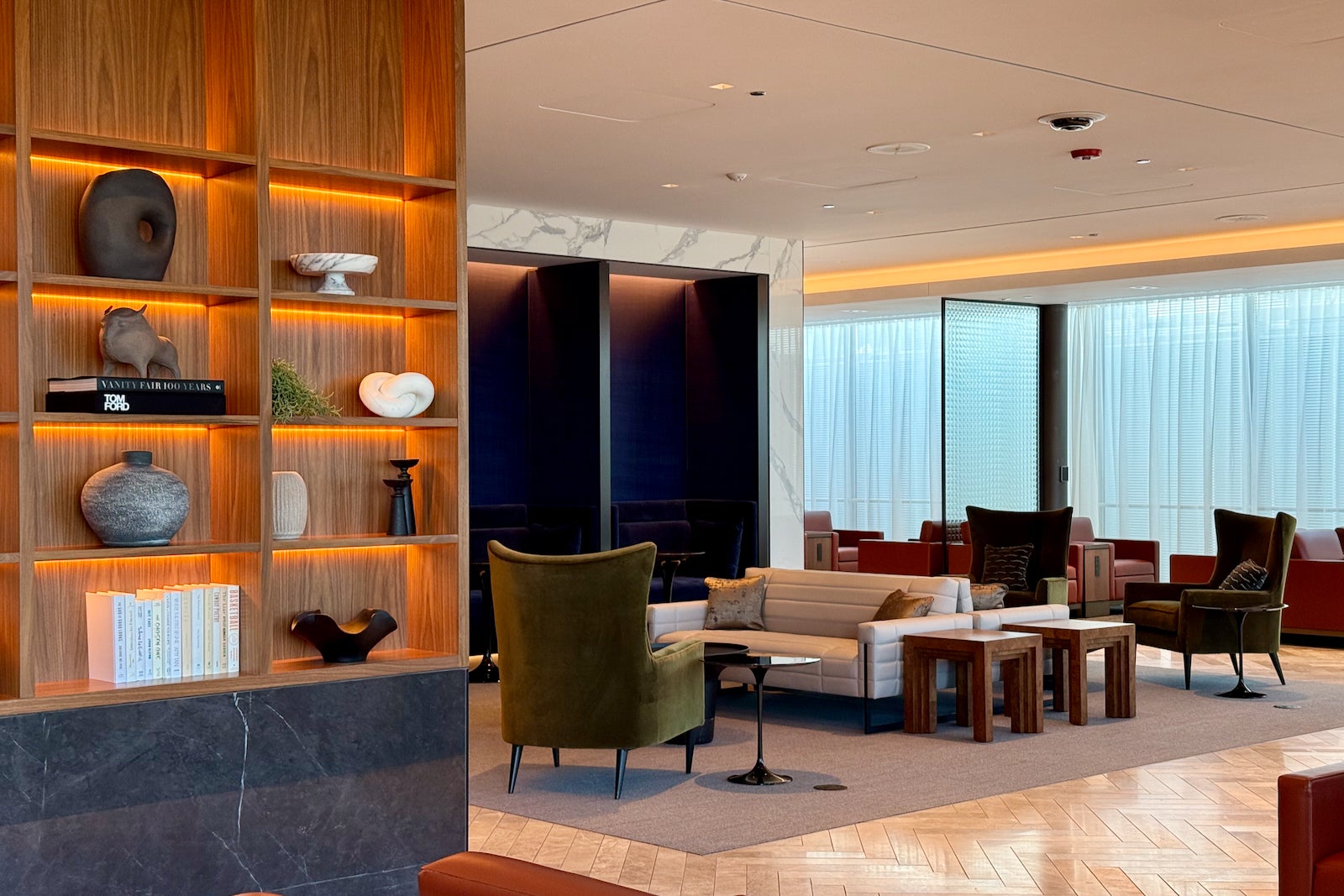 United debuts revamped Polaris Lounge in Chicago — here's a look inside - The Points Guy
