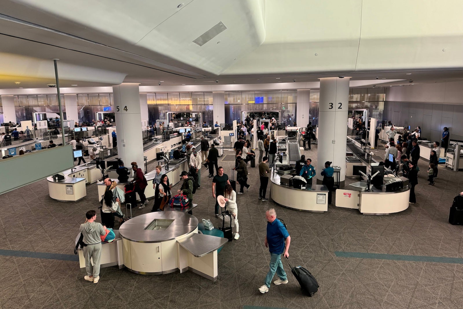TSA considers ending its shoes-off checkpoint policy – The Points Guy
