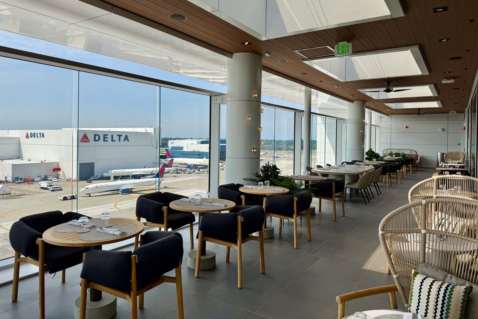 Delta’s stunning new Seattle business-class lounge is its most unique one yet – The Points Guy