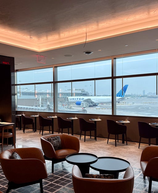 United expands Newark Polaris Lounge with beautiful new dining room